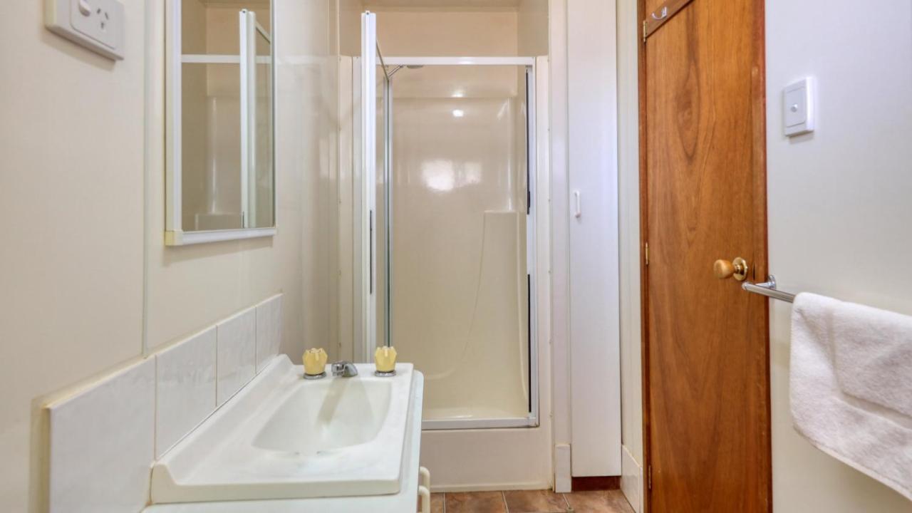 Cobar Caravan Park Hotel