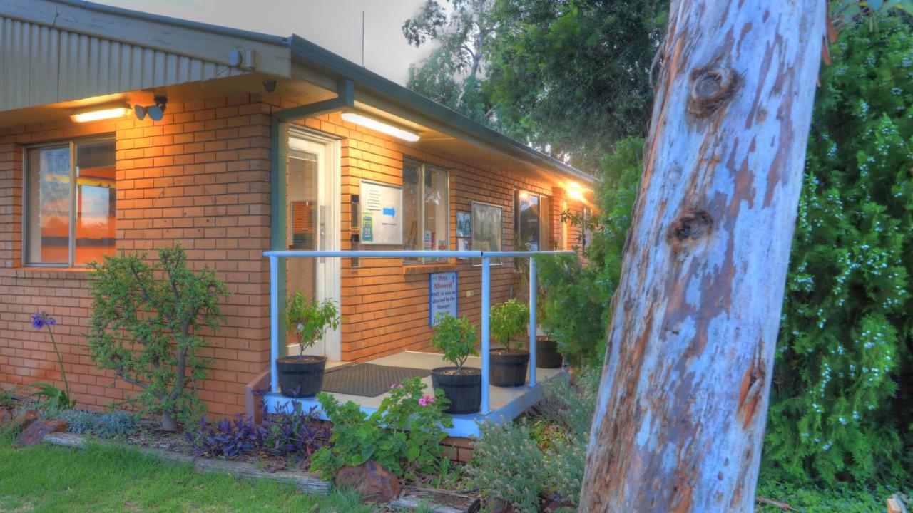 Hotel Cobar Caravan Park