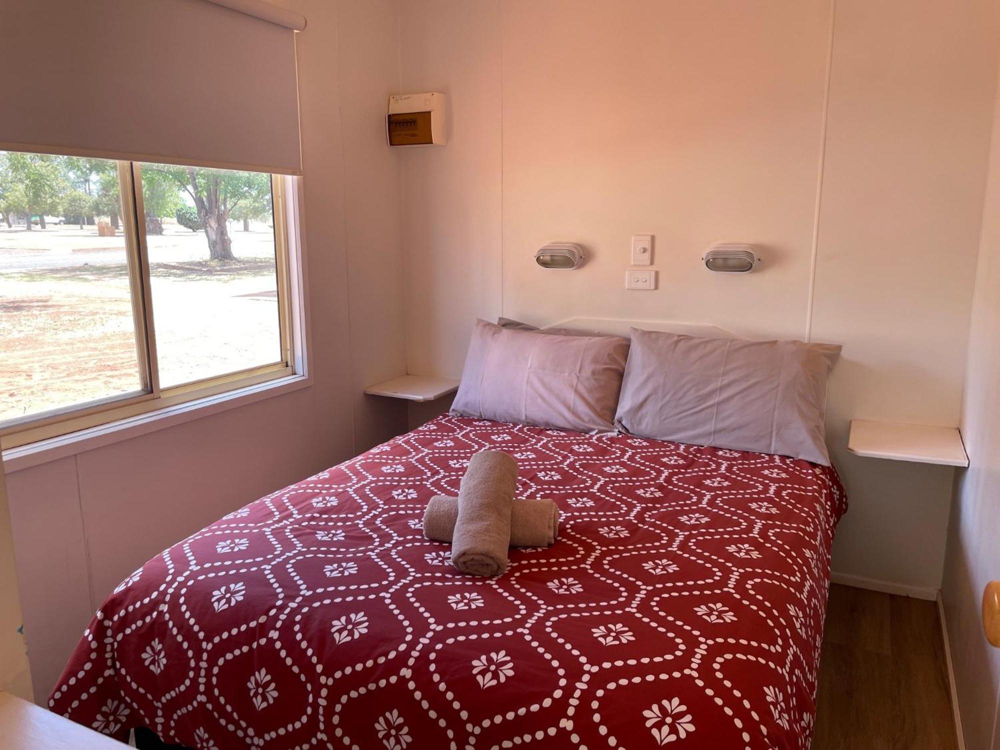 Cobar Caravan Park 3*