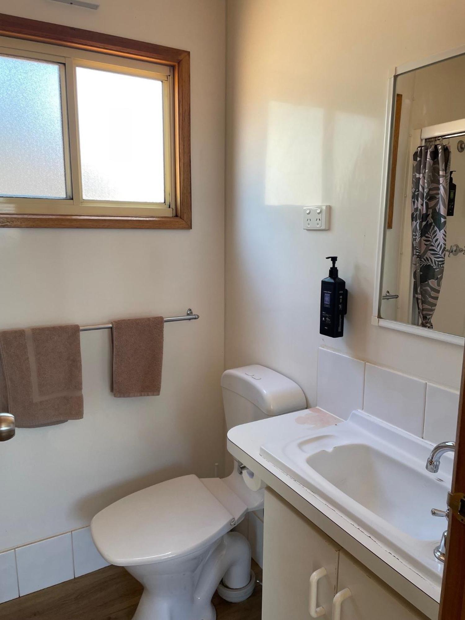 Cobar Caravan Park Hotel